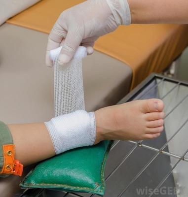 comprare Gaze Roll Medical 100% Cotton Dressing Gaze and Bandage Roll ISO Approved Sterile fabbricazione online