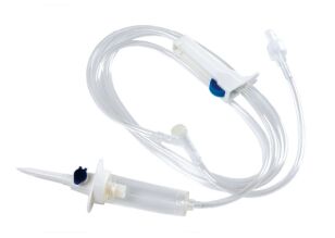 Buon prezzo Set per infusione monouso da 20 gocce/ml con regolatore di flusso regolabile e certificazione CE ISO in linea
