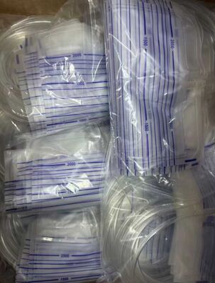 Buon prezzo Sacchetto di raccolta urina in PVC medicale all'ingrosso con capacità di 2000 ML, valvola anti-reflusso e design sterile in linea