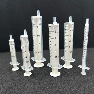 Buon prezzo Filtro di PVC due parti senza tappo di gomma Filtro sterile usa e getta per uso ospedaliero In linea
