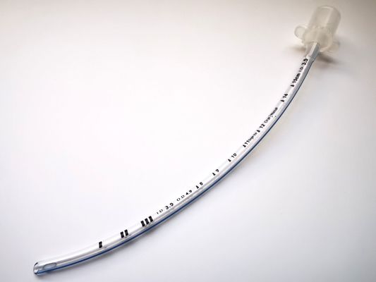 Buon prezzo Raggi X Tubo endotracheale preformato 3,5 mm facilità di inserimento Ett senza polsetta in linea